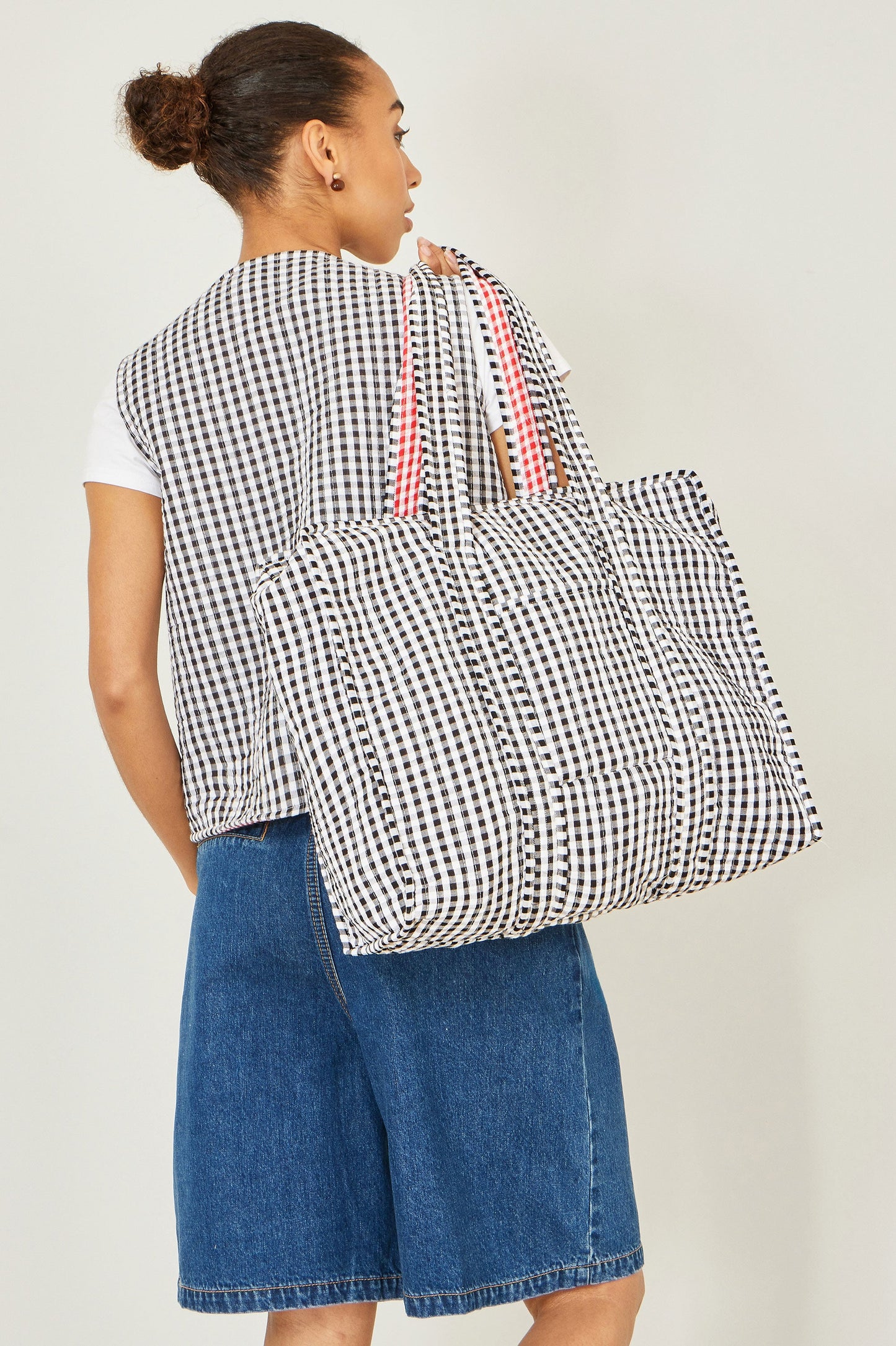 The Gingham Quilted Shopper – Black