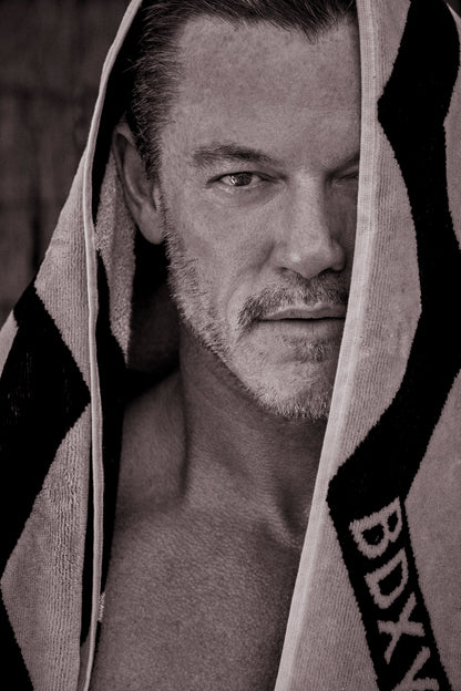The Wrap Towel | Mirrorzag Black - Bascora